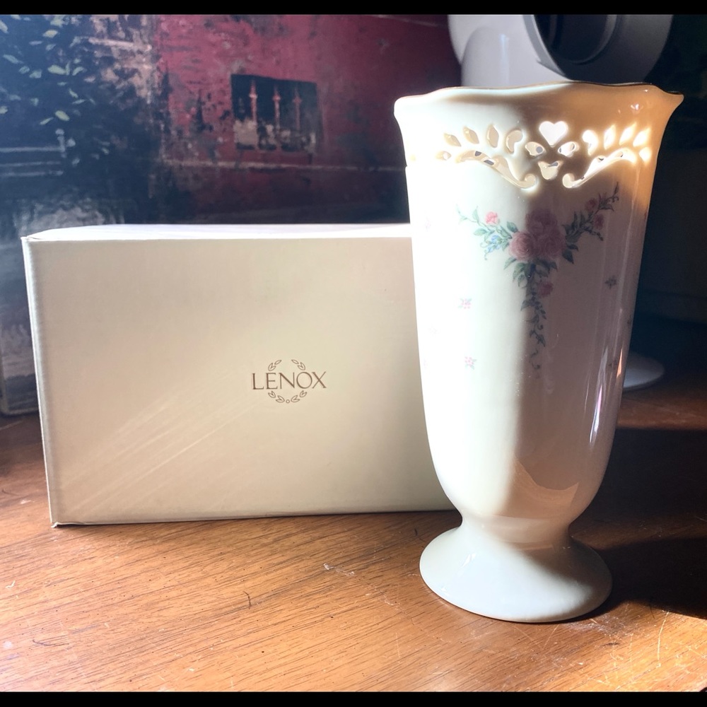 Lenox vase - Picture 3 of 4